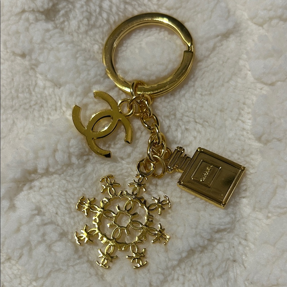 CHANEL Fashion Gold Key/ Charm Accessory - Picture 2 of 3